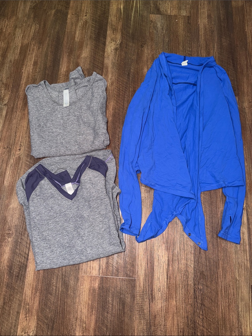 Lot of Girl’s Lululemon Ivivva shirts & shrug size 12/14